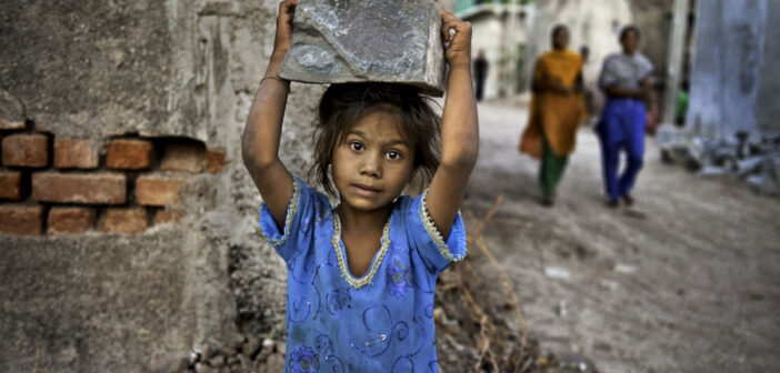 Steve McCurry, a Trieste un viaggio fotografico tra culture e volti dal mondo